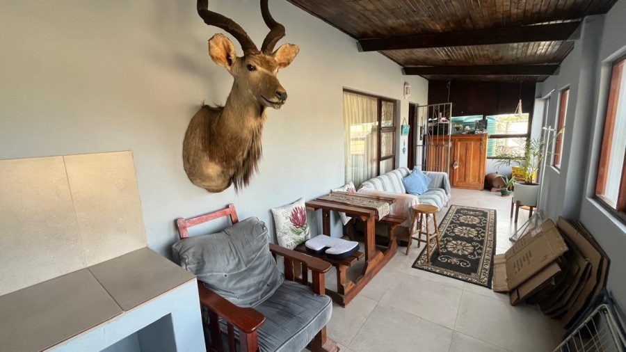 2 Bedroom Property for Sale in Wavecrest Eastern Cape